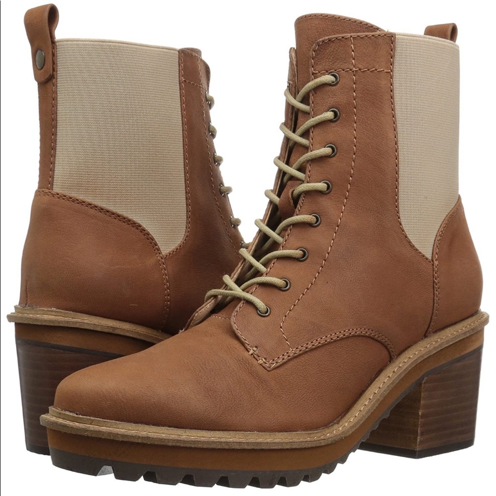 Kelsi Daggar Parkway Boots size 6M